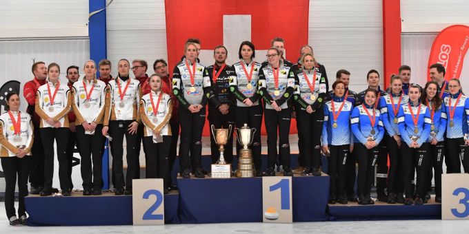 Swisscurling Association: Bern Zähringer (Schwaller) und Aarau (Tirinzoni) sind Schweizermeister 2022 Mannschaft Swisscurling