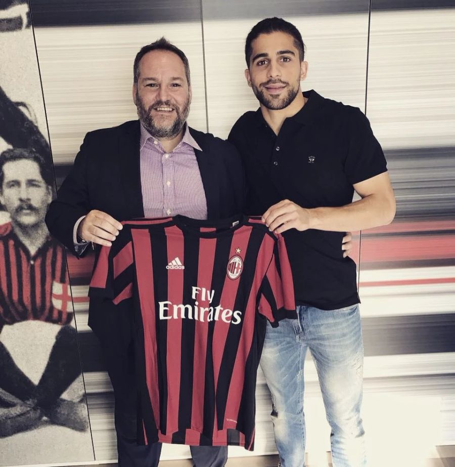 Ricardo Rodriguez und sein damaliger Berater Gianluca Di Domenico beim Wechsel vom FC Zürich zu Milan im Jahr 2012.