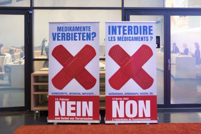 Plakate der Kampagne Nein zum Verbot von Tierversuchen. tierversuchsverbot