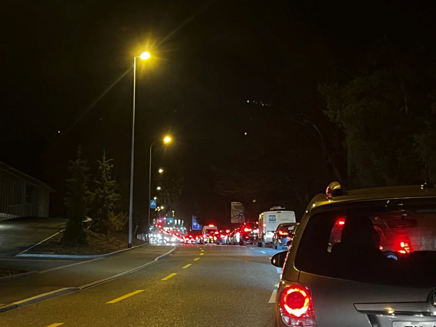 Wegen des Brandes in Hurden SZ war Rapperswil-Jona am Abend komplett verstopft.