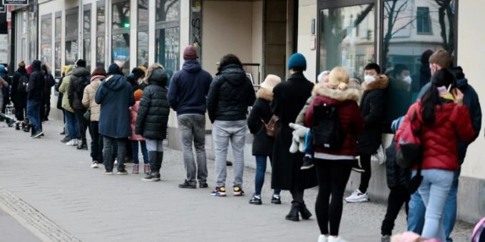 Berlin - Erstmals in Deutschland Corona-Inzidenz über 500