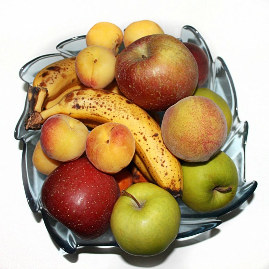 Obstschale Apfel Banane Pfirsich