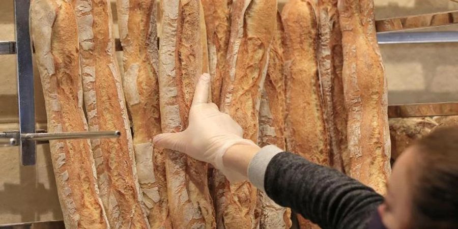 Sind 29 Cent für das knusprige Grundnahrungsmittel noch vernünftig?. Foto: Michel Euler/AP/dpa