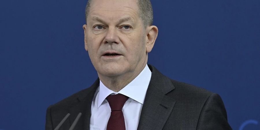 Der deutsche Bundeskanzler Olaf Scholz (SPD) gibt eine Pressekonferenz im Kanzleramt. Foto: John Macdougall/AFP-Pool/dpa