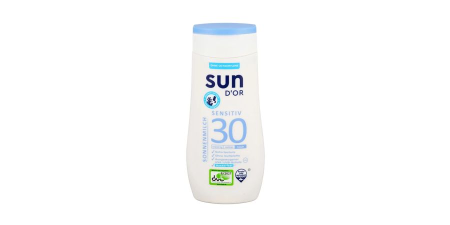 Sehr gut und zugleich eines des günstigsten Produkte im Test: die «Sun D'Or Sonnenmilch Sensitiv 30».