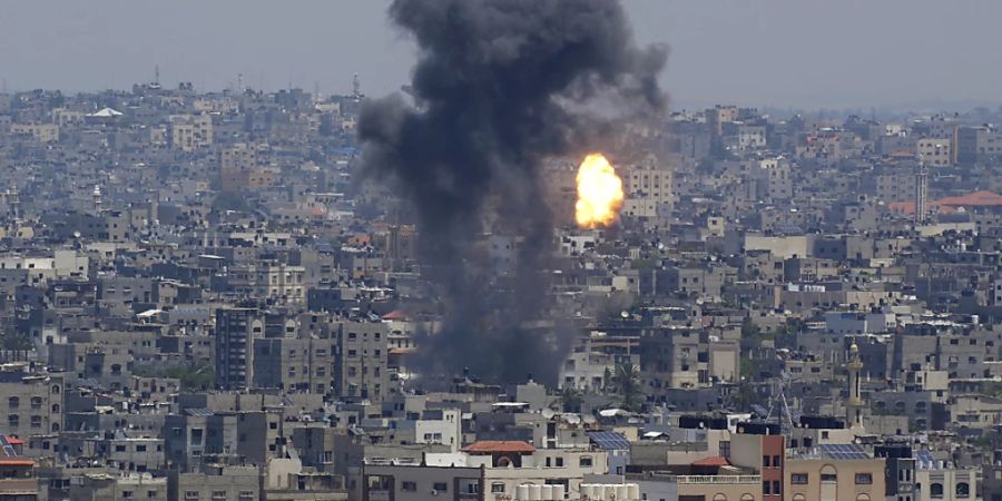 dpatopbilder - Israels Militär hat Ziele der militanten Palästinenserorganisation Islamischer Dschihad im Gazastreifen angegriffen. Foto: Adel Hana/AP/dpa