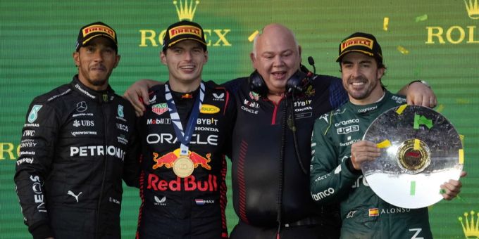 Melbourne - Hamiltons kleiner Sieg: Immerhin Verstappen einmal überholt