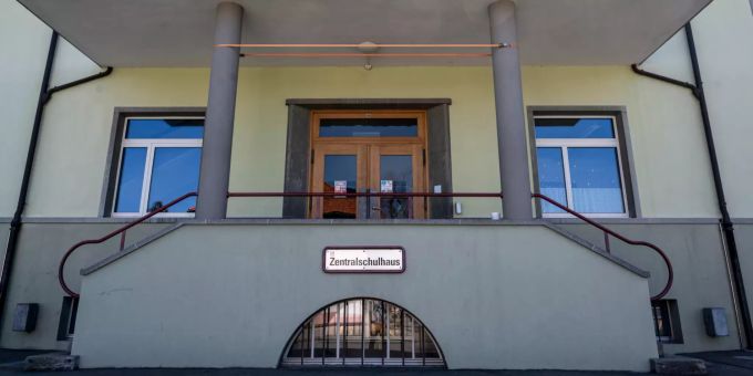 Zentralschulhaus in Zollikofen. – Zollikofen Zentralschulhaus in Zollikofen. – Zollikofen