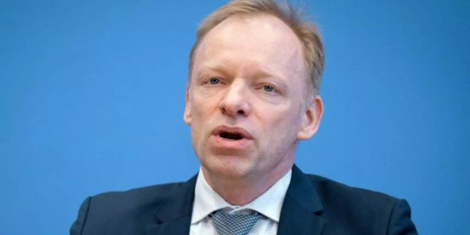 Clemens Fuest, Präsident des ifo-Instituts, erwartet durch die Corona-Krise Kosten in Höhe von Hunterten Milliarden Euro. Clemens Fuest