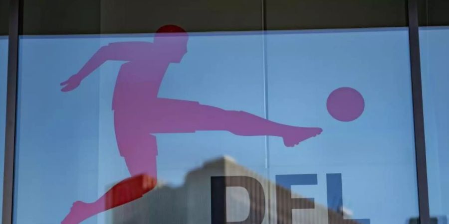 Die 36 DFL-Clubs beraten am Dienstag, wie es in der Corona-Krise weitergeht. Foto: Frank Rumpenhorst/dpa