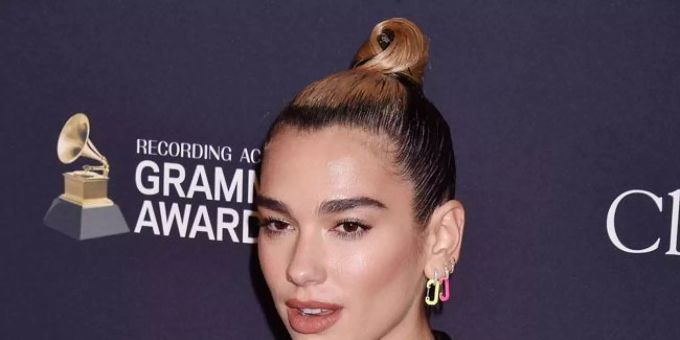 Dua Lipa möchte eine «neue Welt» um ihre Future Nostalgia-LP schaffen. dua lipa