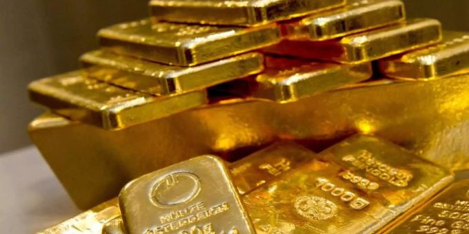 Der Goldpreis erreicht einen neuen Höchststand: Jüngst wurden für eine Feinunze (etwa 31,1 Gramm) knapp 1700 US-Dollar gezahlt. Foto: Sven Hoppe/dpa Der Goldpreis erreicht einen neuen Höchststand: Jüngst wurden für eine Feinunze (etwa 31,1 Gramm) knapp 1700 US-Dollar gezahlt. Foto: Sven Hoppe/dpa