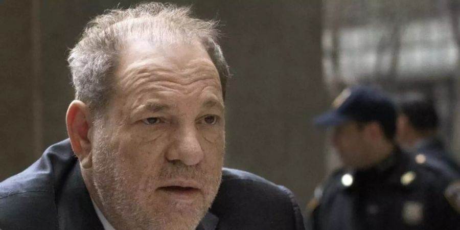 Der Prozess gegen Harvey Weinstein startet mit den Auftaktplädoyers. Foto: Mark Lennihan/AP/dpa