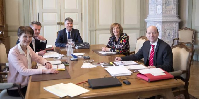 Die rotgrüne Berner Stadtregierung hat am Donnerstag im Parlament harte Kritik einstecken müssen. (Archivbild) gemeinderat bern