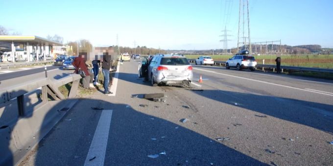 Bei einem Auffahrunfall in Winterthur wurde eine 54-jährige Frau verletzt. (Symbolbild) winterthur