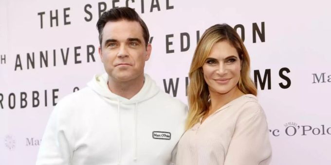 Robbie Williams und seine Frau Ayda haben jetzt vier Kinder. Foto: Tobias Hase/dpa Robbie Williams und seine Frau Ayda haben jetzt vier Kinder. Foto: Tobias Hase/dpa