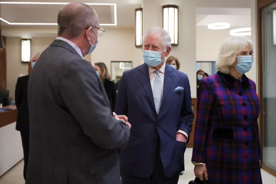 Königlicher Besuch im Queen Elizabeth Krankenhaus