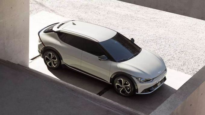 Kia spricht von vereinten Gegensätzen in der neuen Formensprache 2021 Kia EV6