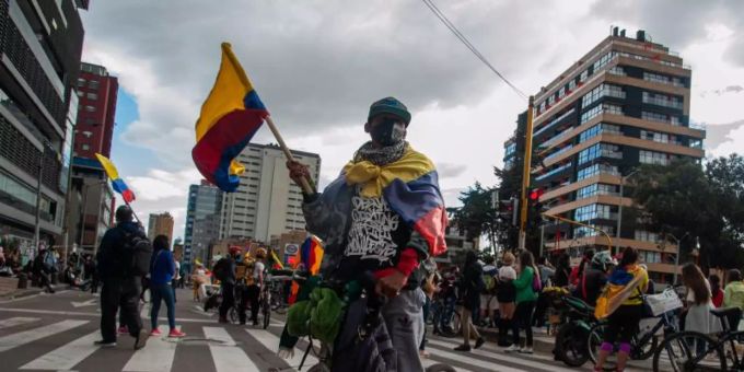 Demonstrant sind in Bogotá auf die Strasse gegangen. Präsident Duque will «den grösstmöglichen Aufmarsch der Sicherheitskräfte» gewährleistet sehen. Foto: Chepa Beltran/LongVisual via ZUMA Wire/dpa Demonstrant sind in Bogotá auf die Strasse gegangen. Präsident Duque will «den grösstmöglichen Aufmarsch der Sicherheitskräfte» gewährleistet sehen. Foto: Chepa Beltran/LongVisual via ZUMA Wire/dpa