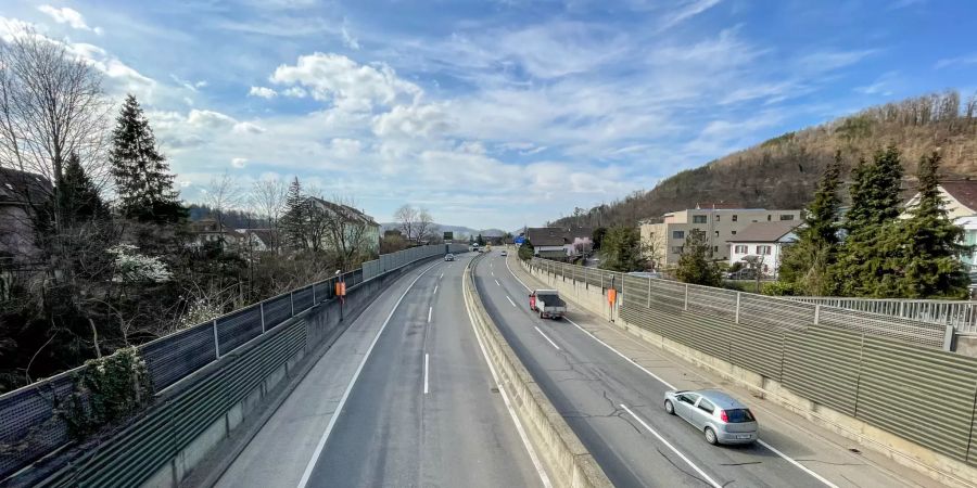 Autobahn bei Lausen.