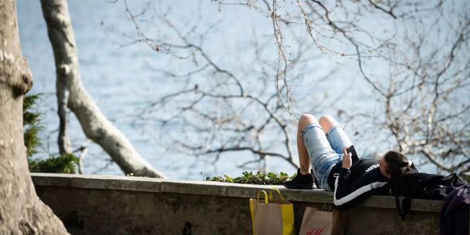 Gerade wegen des Coronavirus und dessen Auswirkungen auf die Psyche, sollte man sich öfters mal an die Sonne legen. Lugano Wetter coronavirus