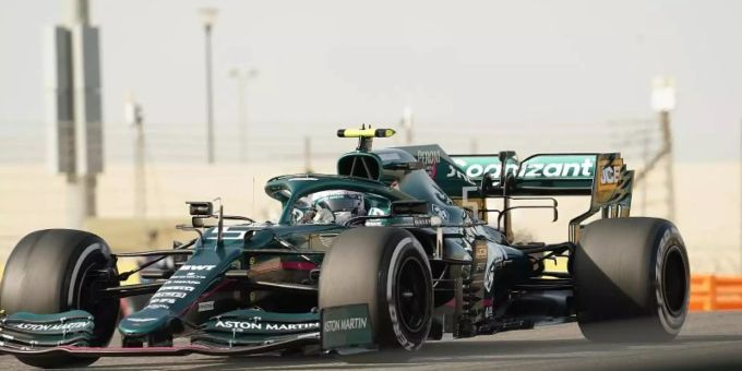 Muss in Bahrain vom letzten Platz starten: Sebastian Vettel. Foto: Hasan Bratic/dpa Muss in Bahrain vom letzten Platz starten: Sebastian Vettel. Foto: Hasan Bratic/dpa