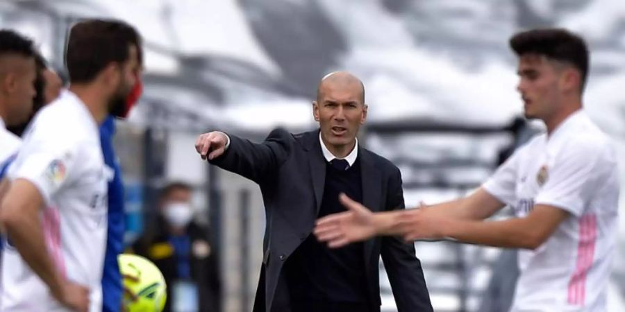 Trainer Zinédine Zidane hört bei Real Madrid auf. Foto: Pablo Morano/AP/dpa