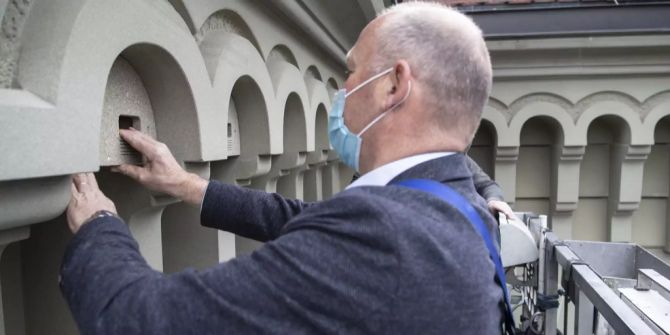 res Aebi Nistkästen Bundeshaus