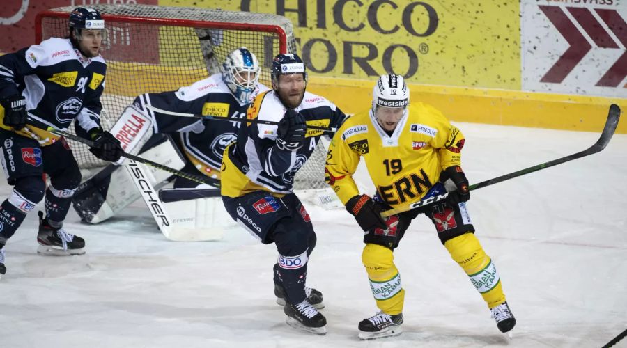 Jesper Olofsson (r.) kommt nach Startschwierigkeiten immer besser in Fahrt.