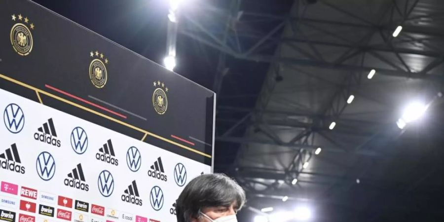 Bundestrainer Joachim Löw nach dem verlorenen Spiel gegen Nordmazedonien. Foto: Federico Gambarini/dpa