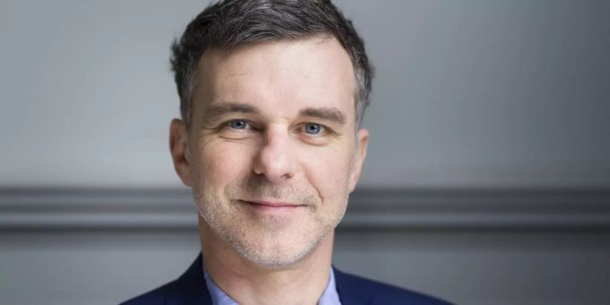 Porträt von Philippe Bischof, Direktor Pro Helvetia, aufgenommen in den Räumlichkeiten von Pro Helvetia in Zürich. Philippe Bischof