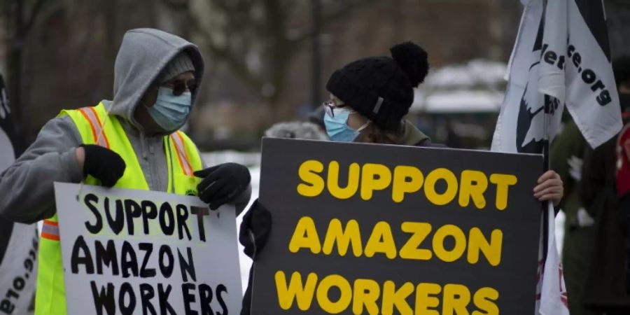 Kundgebung für die Amazon-Arbeiter in Alabama