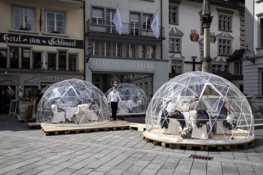 In Luzern stehen gar Iglus für die Gäste bereit - diese waren vor allem für die Wintermonate angedacht.