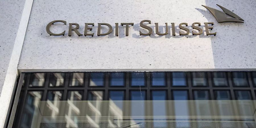 Die Credit Suisse zieht sich teilweise aus Vermögensverwaltungsgeschäft in Österreich zurück. Die dortigen sehr reichen Kunden werden künftig von Luxemburg aus betreut. Den reichen Kunden sollen zur Liechtensteinischen Landesbank (LLB) wechseln. (Archivbild)