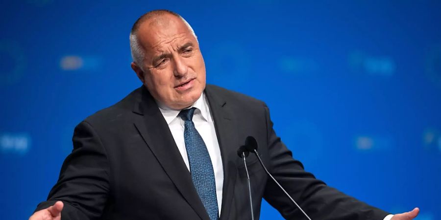 ARCHIV - Boiko Borissow, Ministerpräsident von Bulgarien, spricht bei der gemeinsamen Abschlusskundgebung zur Europawahl von EVP, CDU und CSU. Borissow hat nach dem voraussichtlichen Sieg seiner bürgerlichen Partei bei der Parlamentswahl den anderen Parteien die Bildung einer Expertenregierung angeboten. Foto: Sina Schuldt/dpa