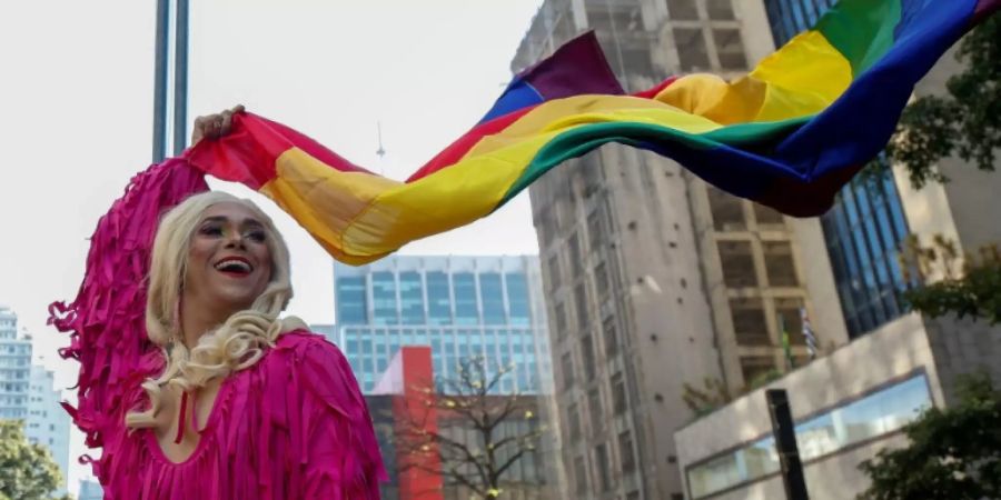 Dragqueen während der 23. Gay-Pride-Parade in São Paulo