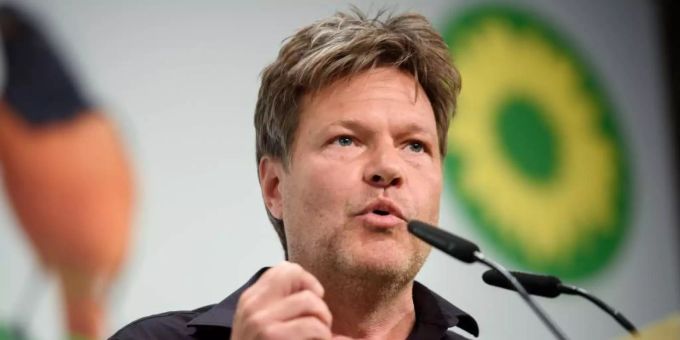 Grünen-Chef Robert Habeck schliesst eine Koalition mit der CDU in Sachsen nicht aus. Foto: Gregor Fischer Grünen-Chef Robert Habeck schliesst eine Koalition mit der CDU in Sachsen nicht aus. Foto: Gregor Fischer