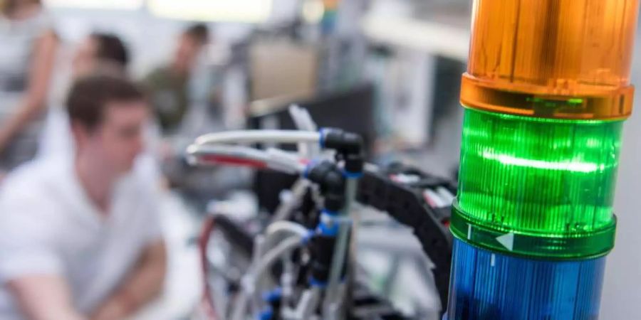 Die Digitalisierung schreitet in vielen Brachen voran. Nicht alle Azubis fühlen sich dafür ausreichend gewappnet. Foto: Sebastian Gollnow