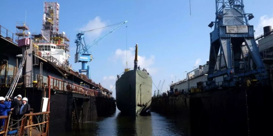 «Gorch Fock» im Dock in Bremerhaven