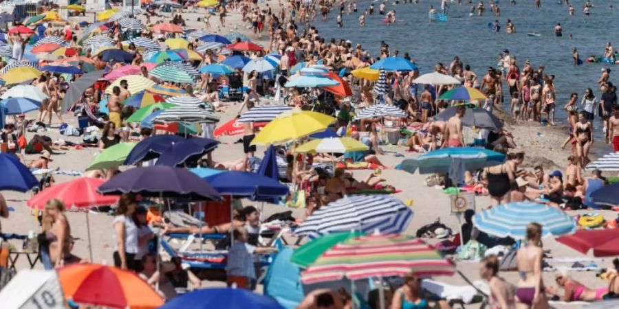 Urlauber am Timmendorfer Strand