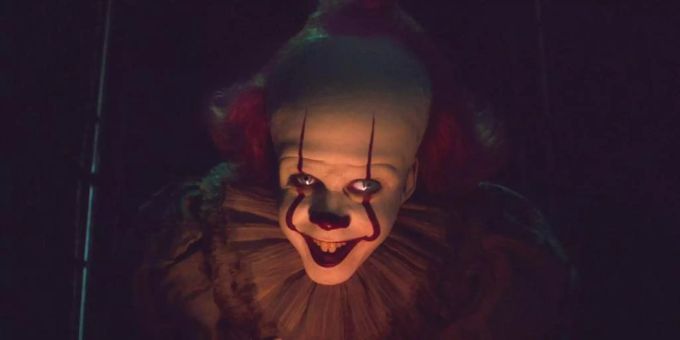 «Es» geht weiter: Bill Skarsgard als Horrorclown Pennywise. Erneuter Horror dank Stephen King. stephen king