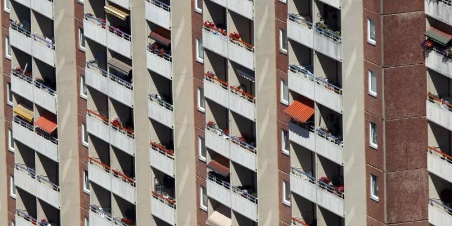 Erstmals leben mehr als 83 Millionen Menschen in der Bundesrepublik. Foto: Jens Büttner/Symbol