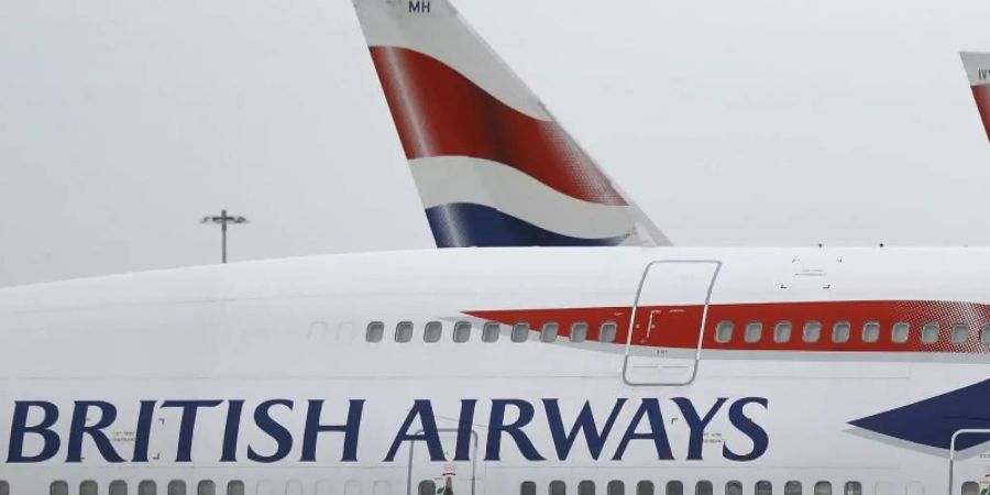 Allein in Heathrow wurden der Nachrichtenagentur PA zufolge mehr als 80 British-Airways-Flüge gestrichen, die dort starten oder landen sollten. Foto: Frank Augstein/AP/dpa