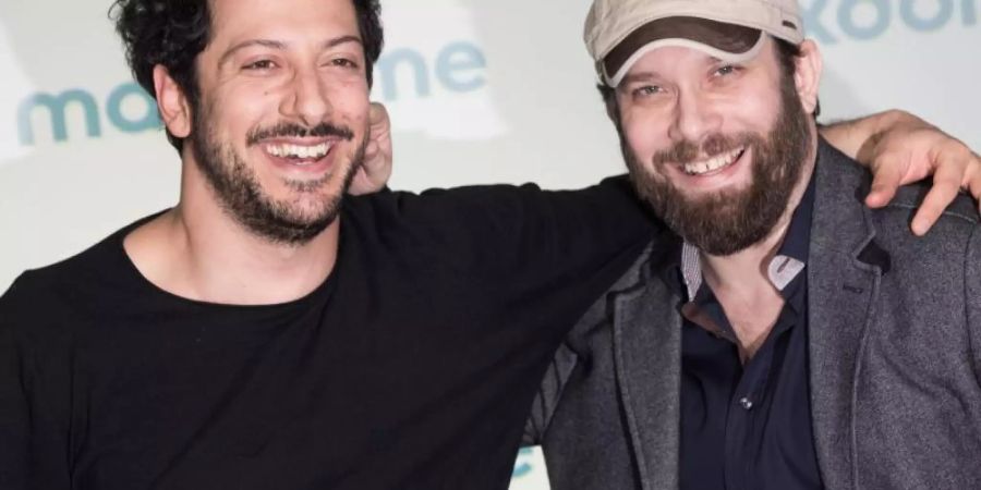 Fahri Yardim (l) und Christian Ulmen bringen die dritte Staffel von «Jerks» an den Start. Foto: Jörg Carstensen