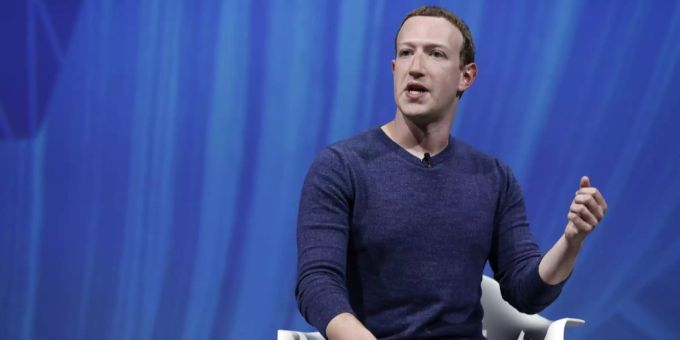 Mit Facebook können Nutzer sich bei vielen Diensten einloggen. Doch das Unternehmen von Mark Zuckerberg sammelt haufenweise Nutzerdaten. whatsapp instagram