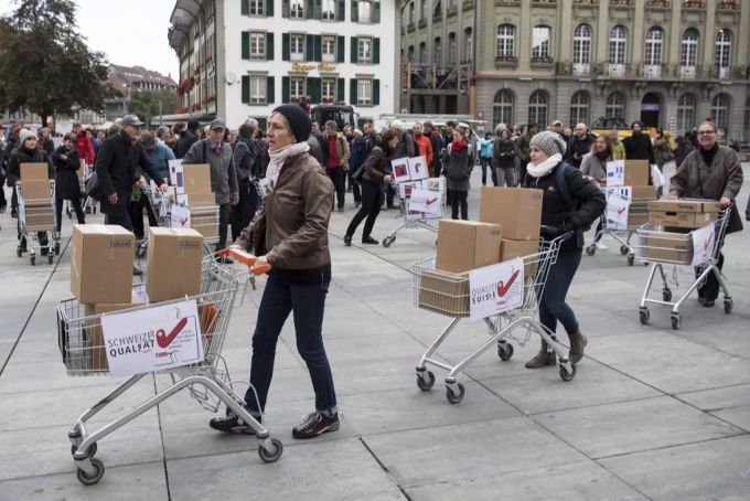 Die Konzernverantwortungsinitiative wurde 2016 eingereicht. Gegenentwurf