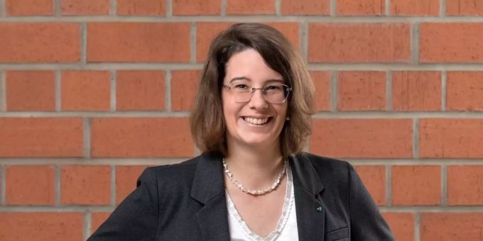 Jeanine Glarner (FDP) könnte zusammen mit Yvonne Feri (SP) und Doris Aebi (GLP) einen reinen Männer-Regierungsrat verhindern. fdp.die liberalen