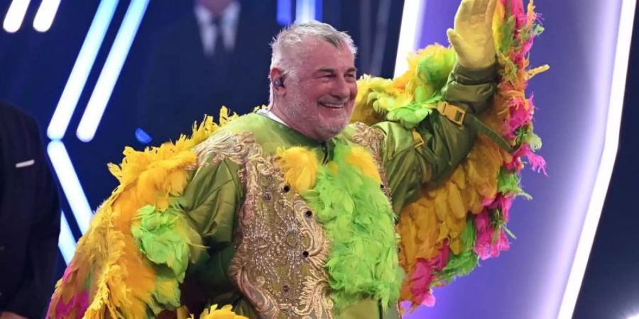 Schauspieler Heinz Hoenig als «Kakadu» in der ProSieben-Show «The Masked Singer». Foto: Henning Kaiser