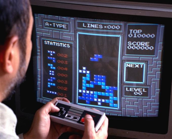 Das Nintendo Entertainment System – kurz NES – holte die Videospielkonsolen-Industrie aus der Krise. Nintendo Entertainment System NES