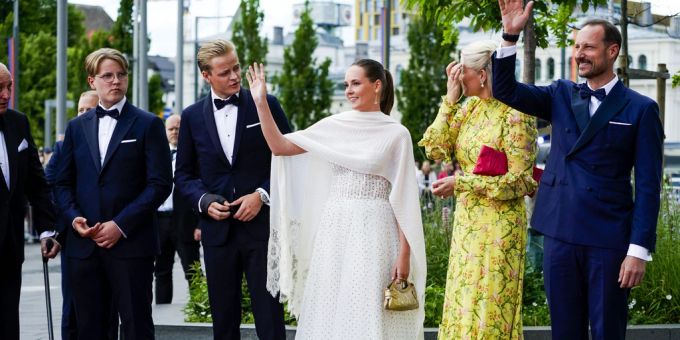 Hoppla - Schlüpfrige Grüsse von Kronprinzessin Mette-Marits Sohn